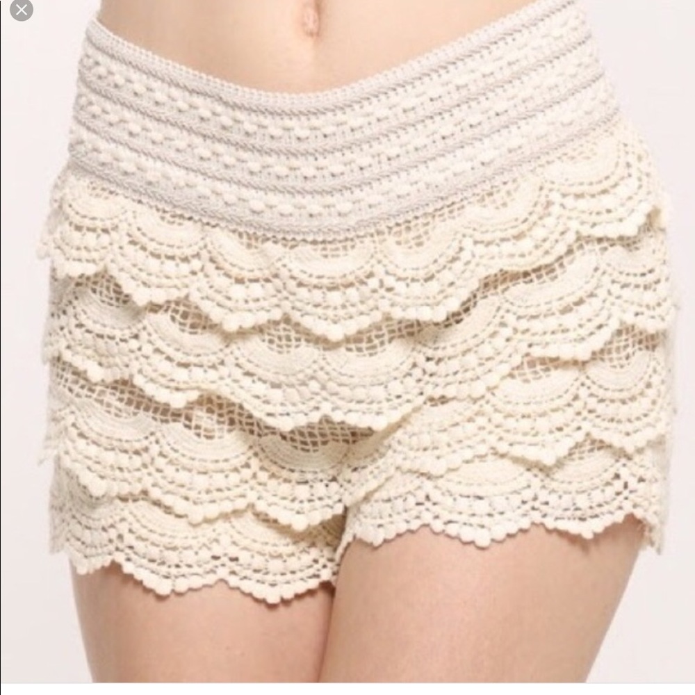 Staring at stars lace shorts